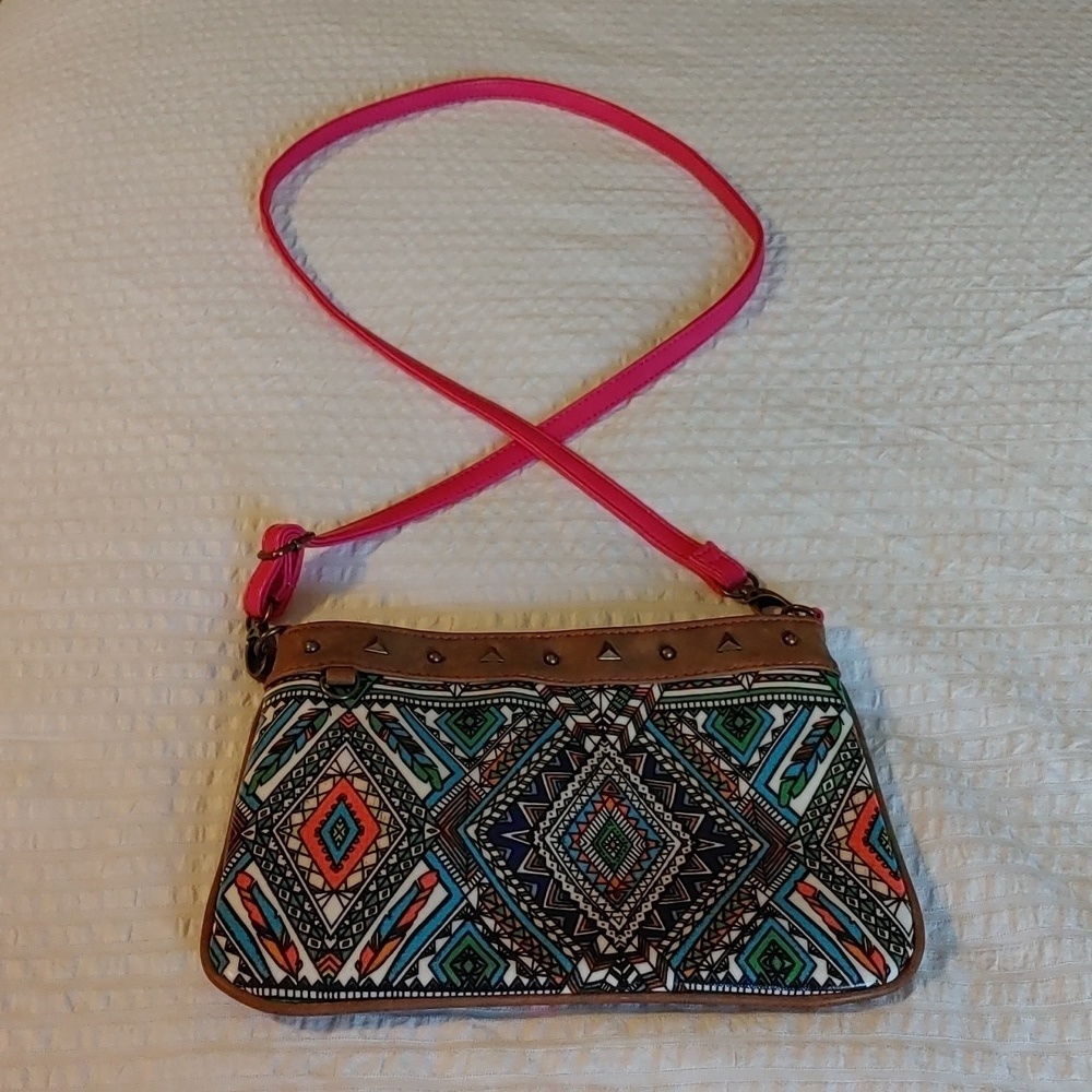 💚CATCHFLY CROSSBODY BAG